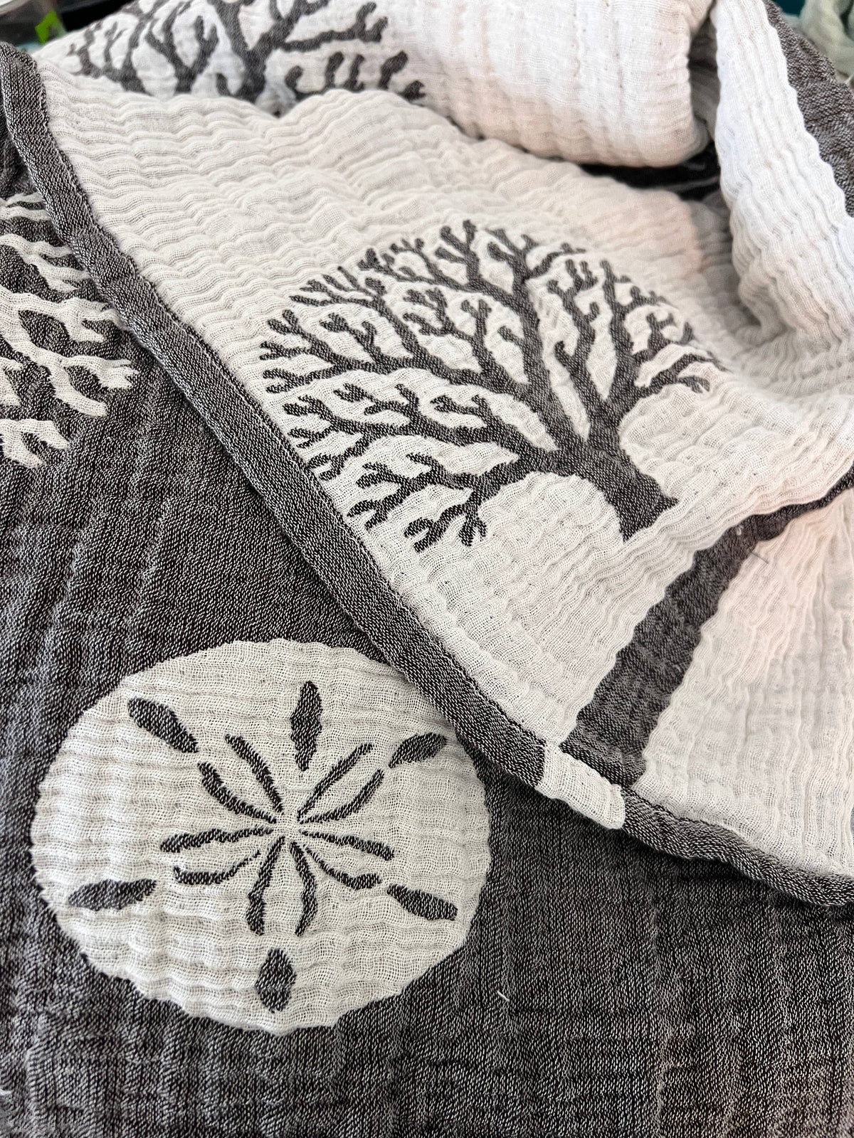 Coral Muslin Throw Blanket – Reversible Turkish Cotton