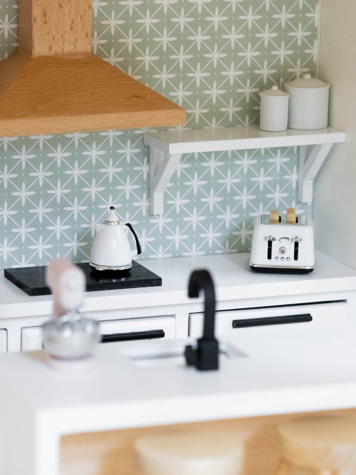 Dollhouse Modern Kitchen Island + Sink | Natural Wood White