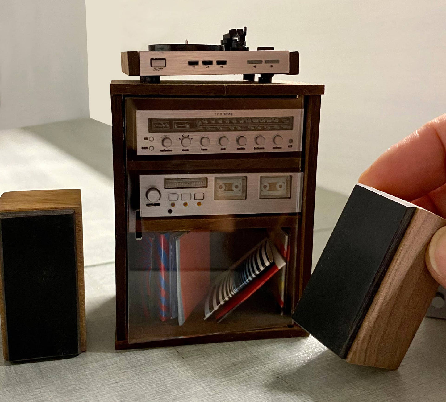 Miniature Stereo Receiver 1:12 Scale