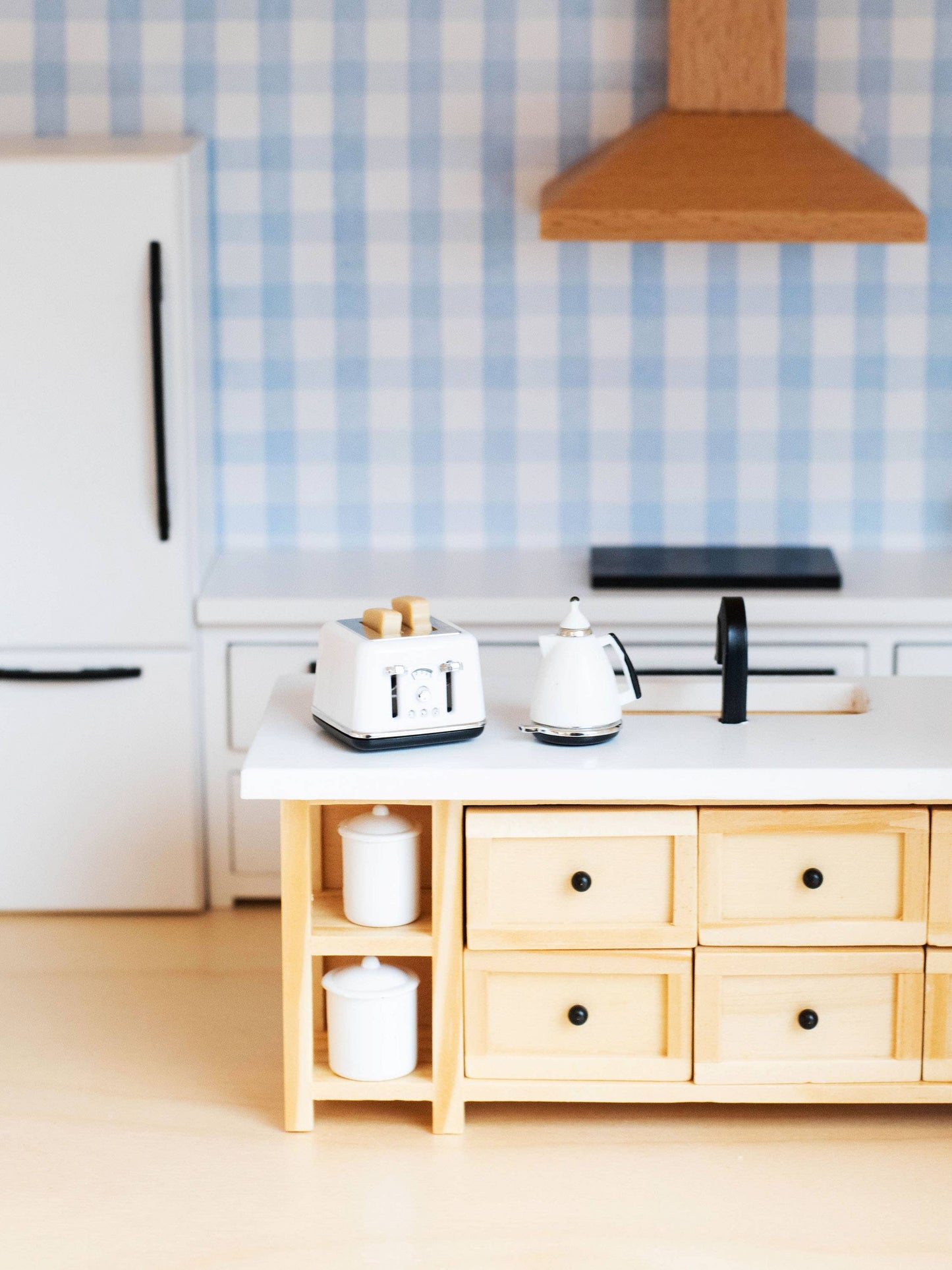 Dollhouse Classic Toaster + Toast | White