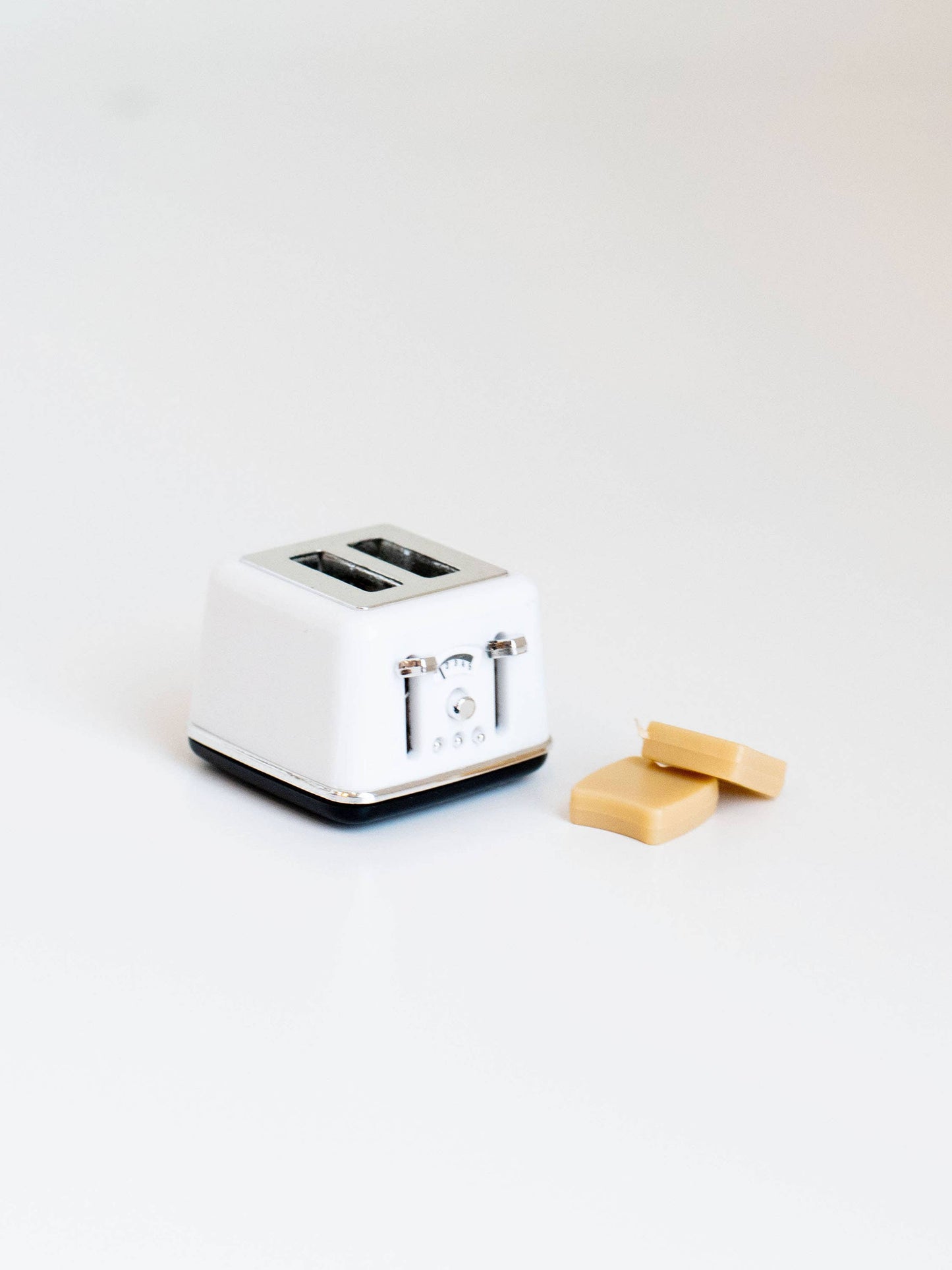 Dollhouse Classic Toaster + Toast | White