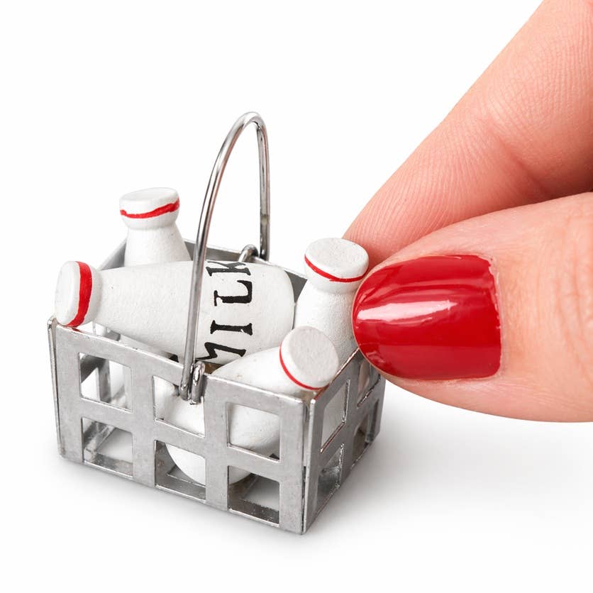 Mini Milk Jug Bottles in Metal Caddy (1" L x 3/4" W x 3/4"H)