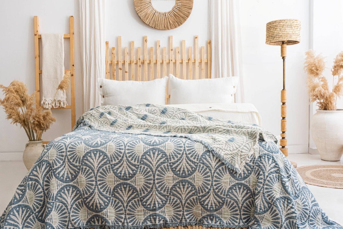 Ginkgo Muslin Bed Blanket / Queen-King/ Adult / Teal