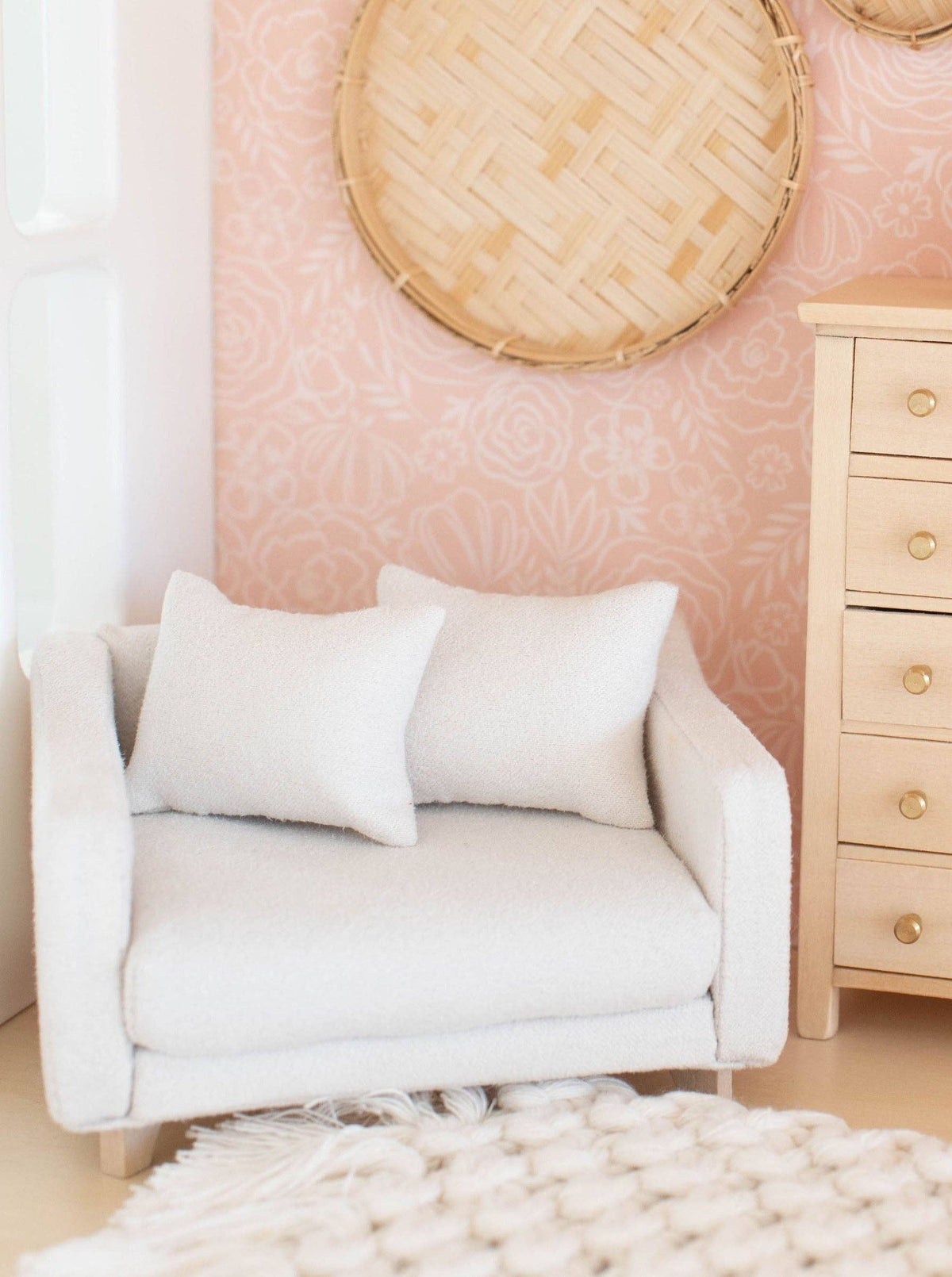 Dollhouse Adelaide Scoop Arm Accent Chair | Pearl White