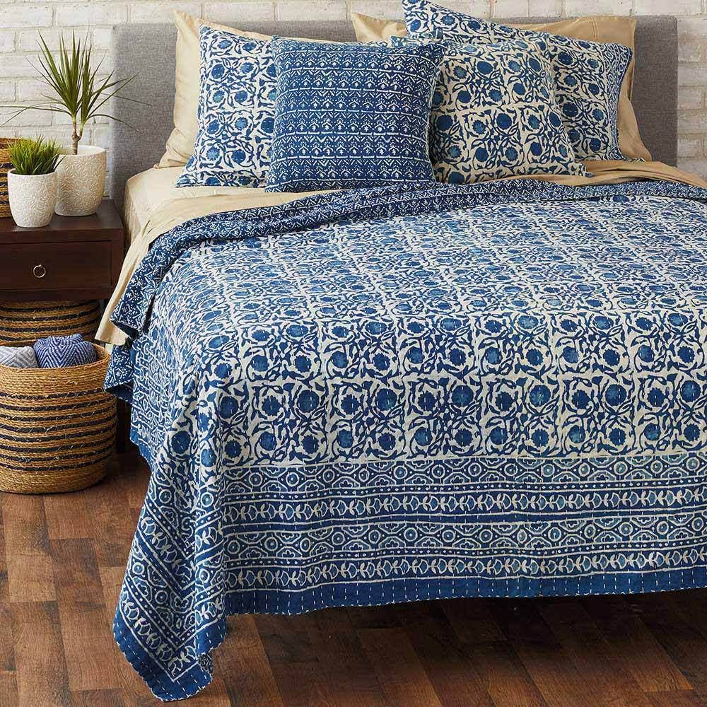 Floral Dabu Quilt - Queen