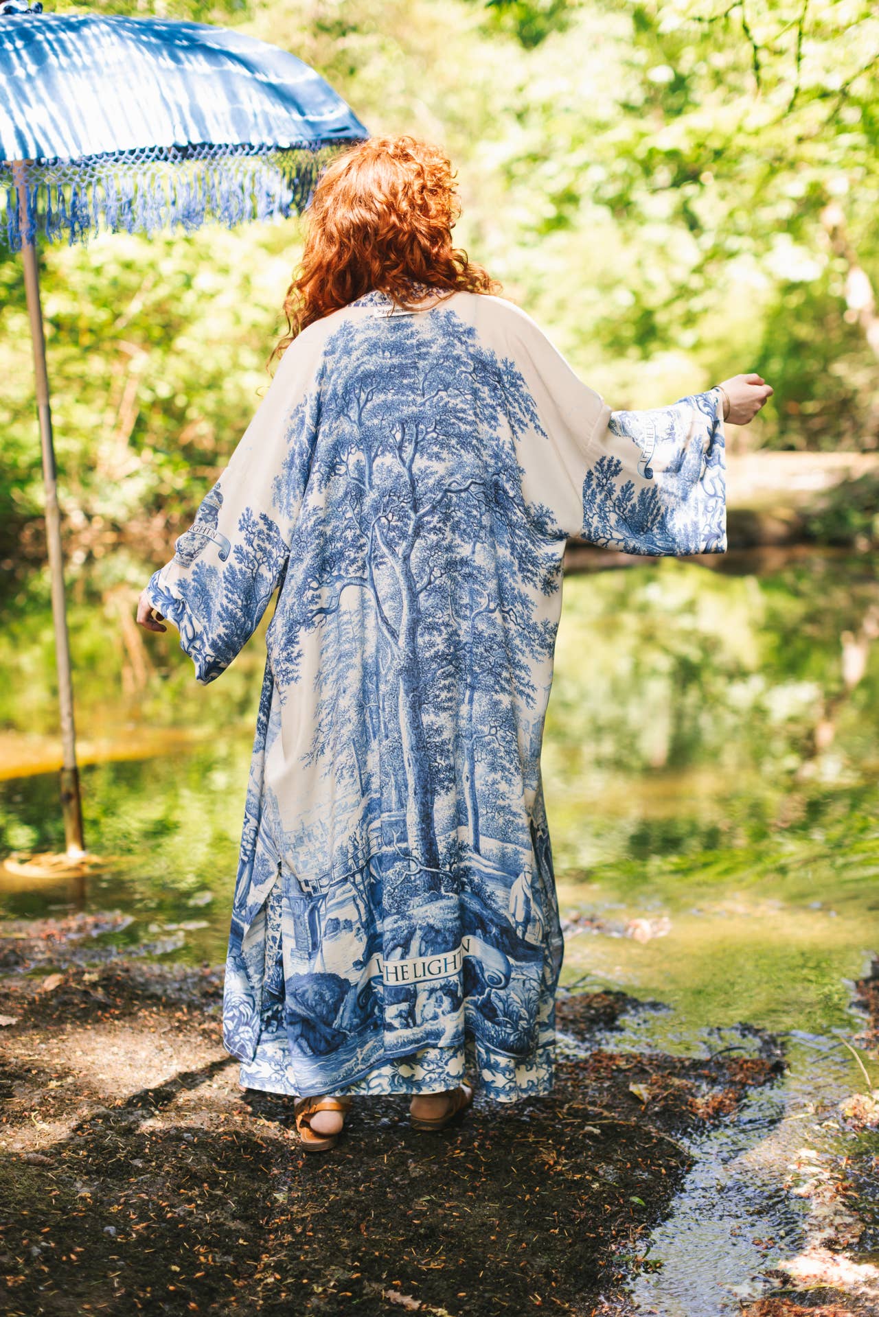 Let The Light In Opera Duster Kimono Robe Blue Delft Toile