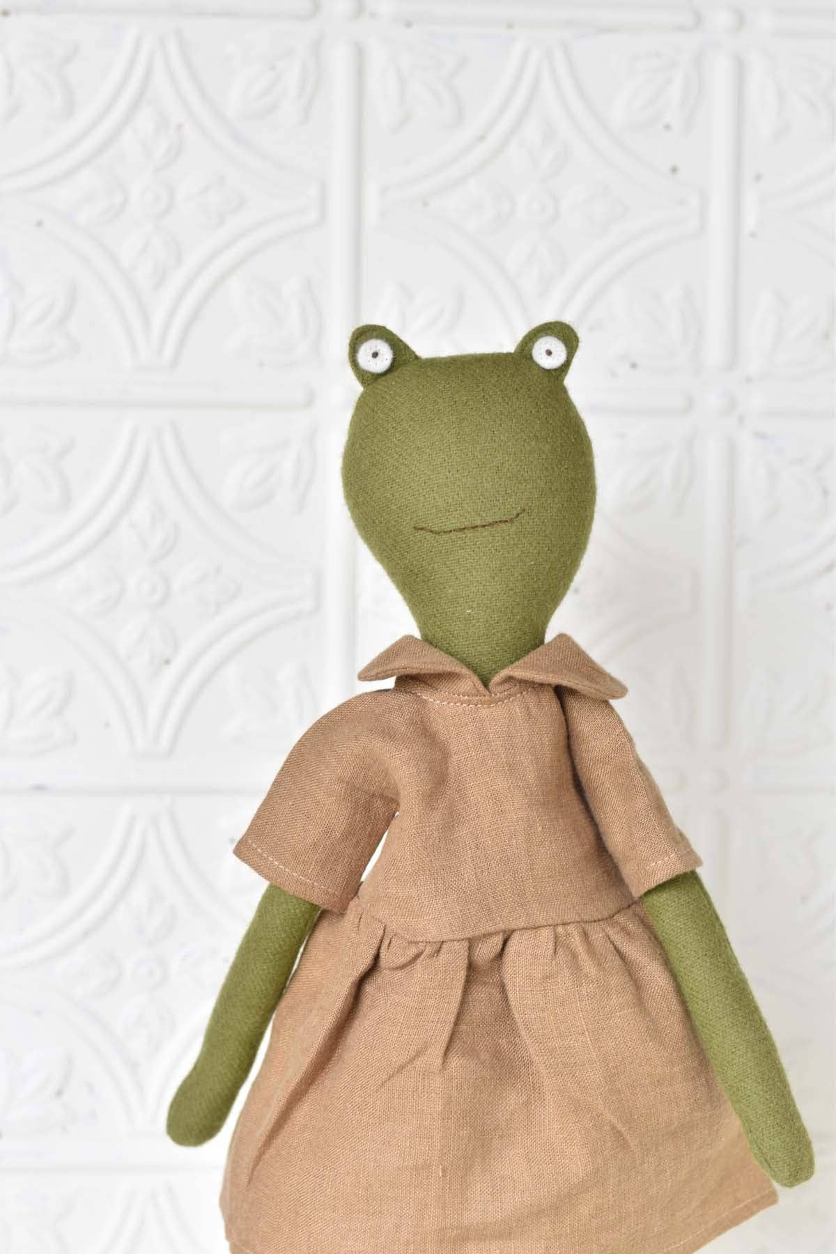 Fern the Frog doll - Almond Linen Gathered Dress