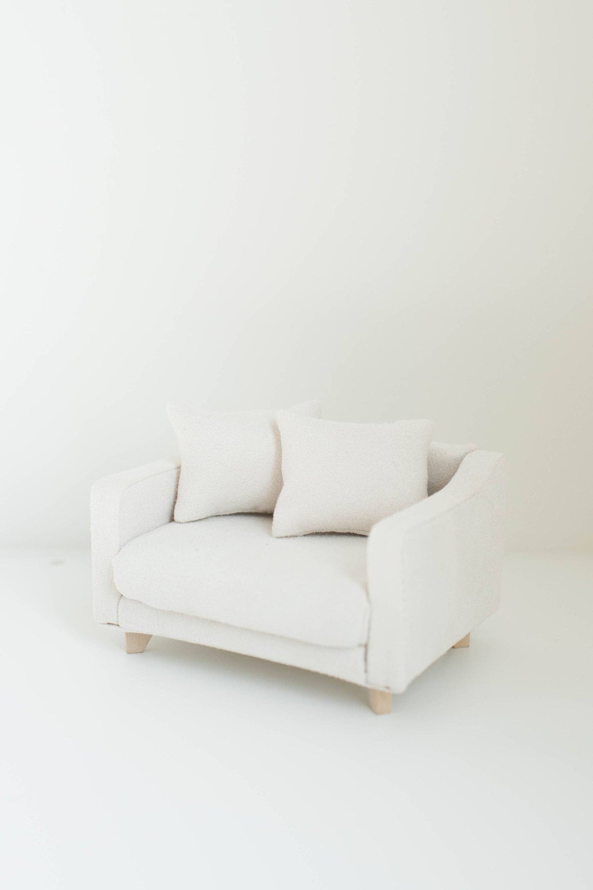 Dollhouse Adelaide Scoop Arm Accent Chair | Pearl White