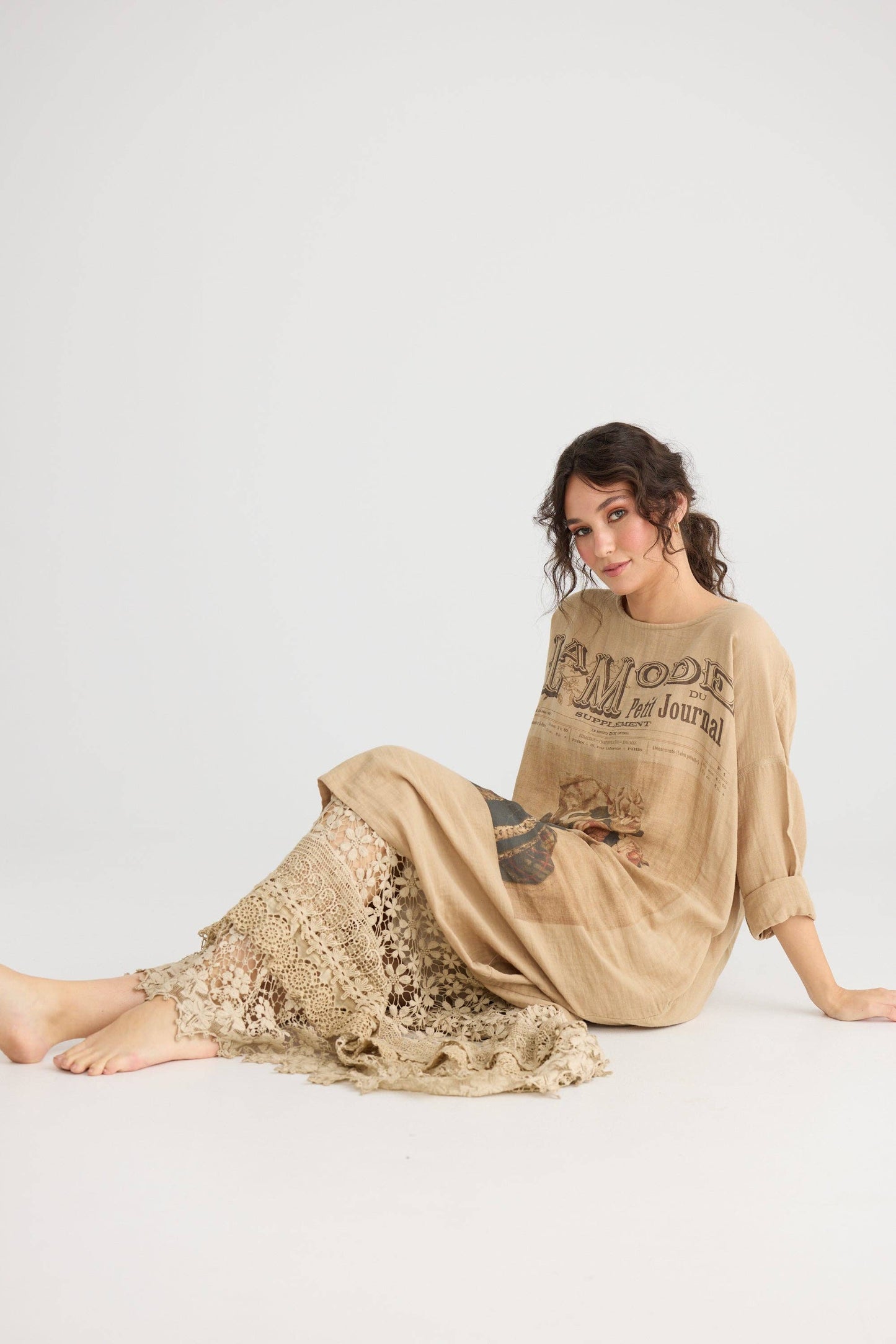 Miss Darjeeling Long cotton dress. Moody Taupe.