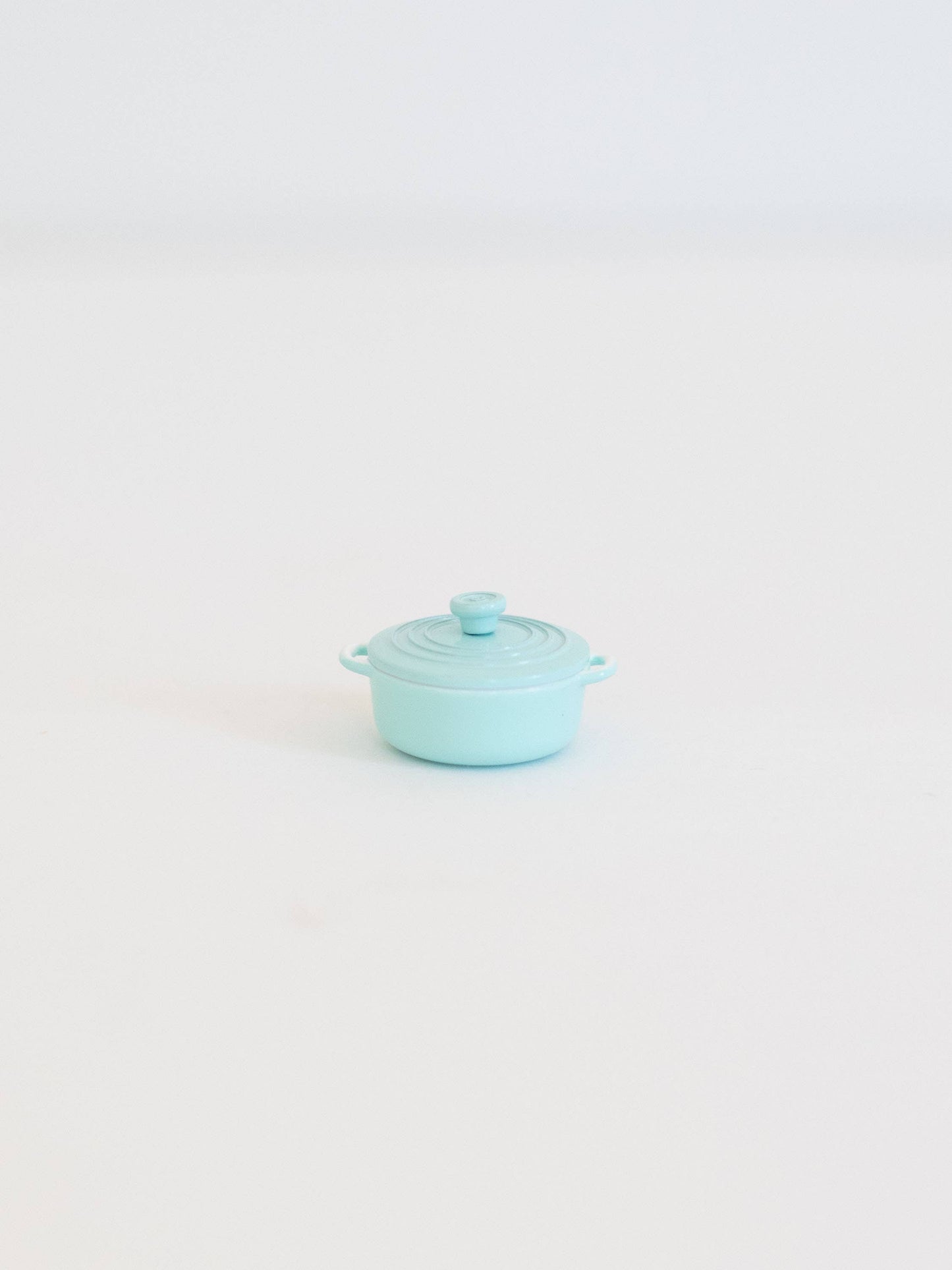 Dollhouse Kitchen Round Cooking Pot Dutch Oven | Pink Blue
