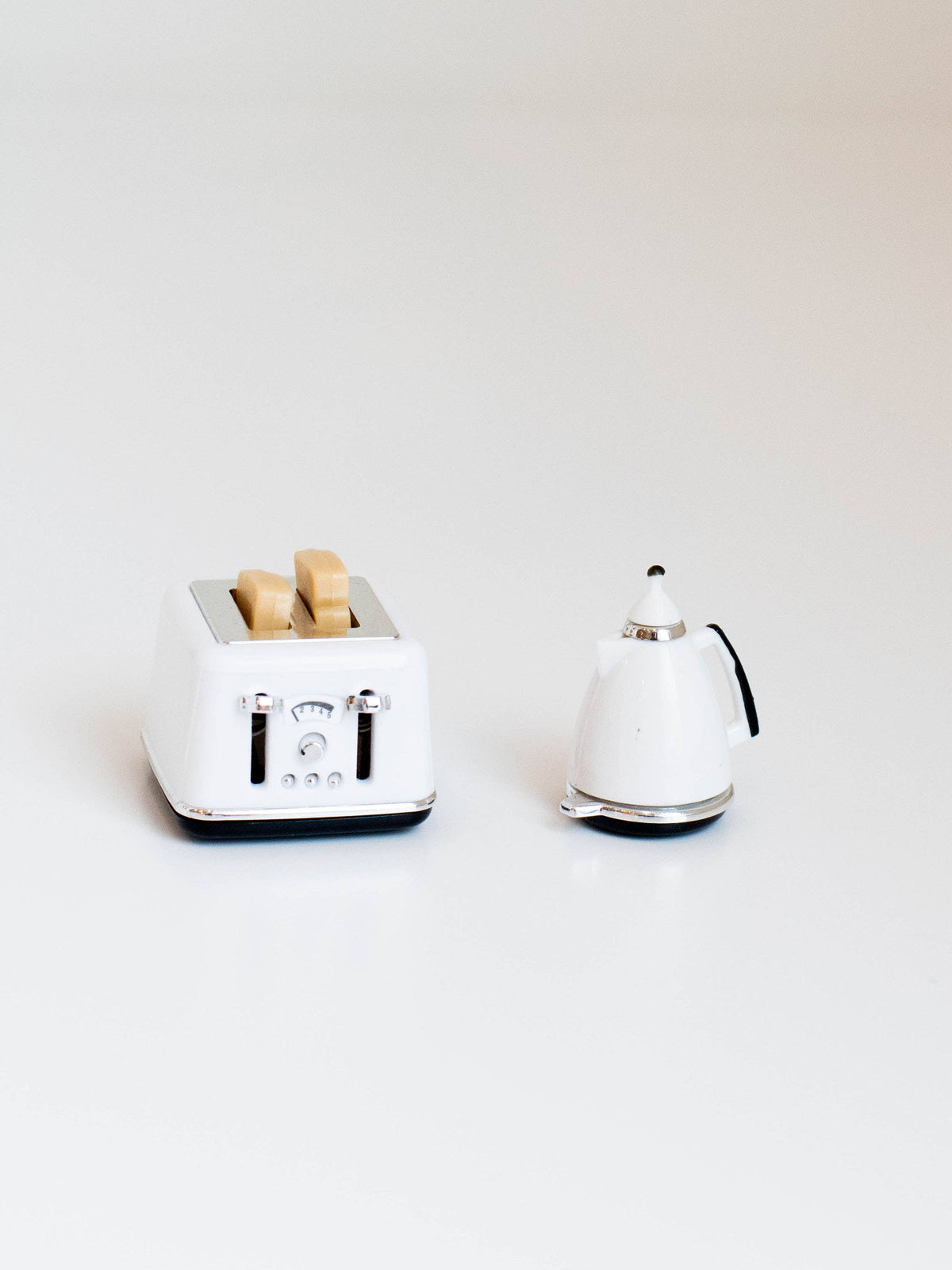 Dollhouse Classic Toaster + Toast | White