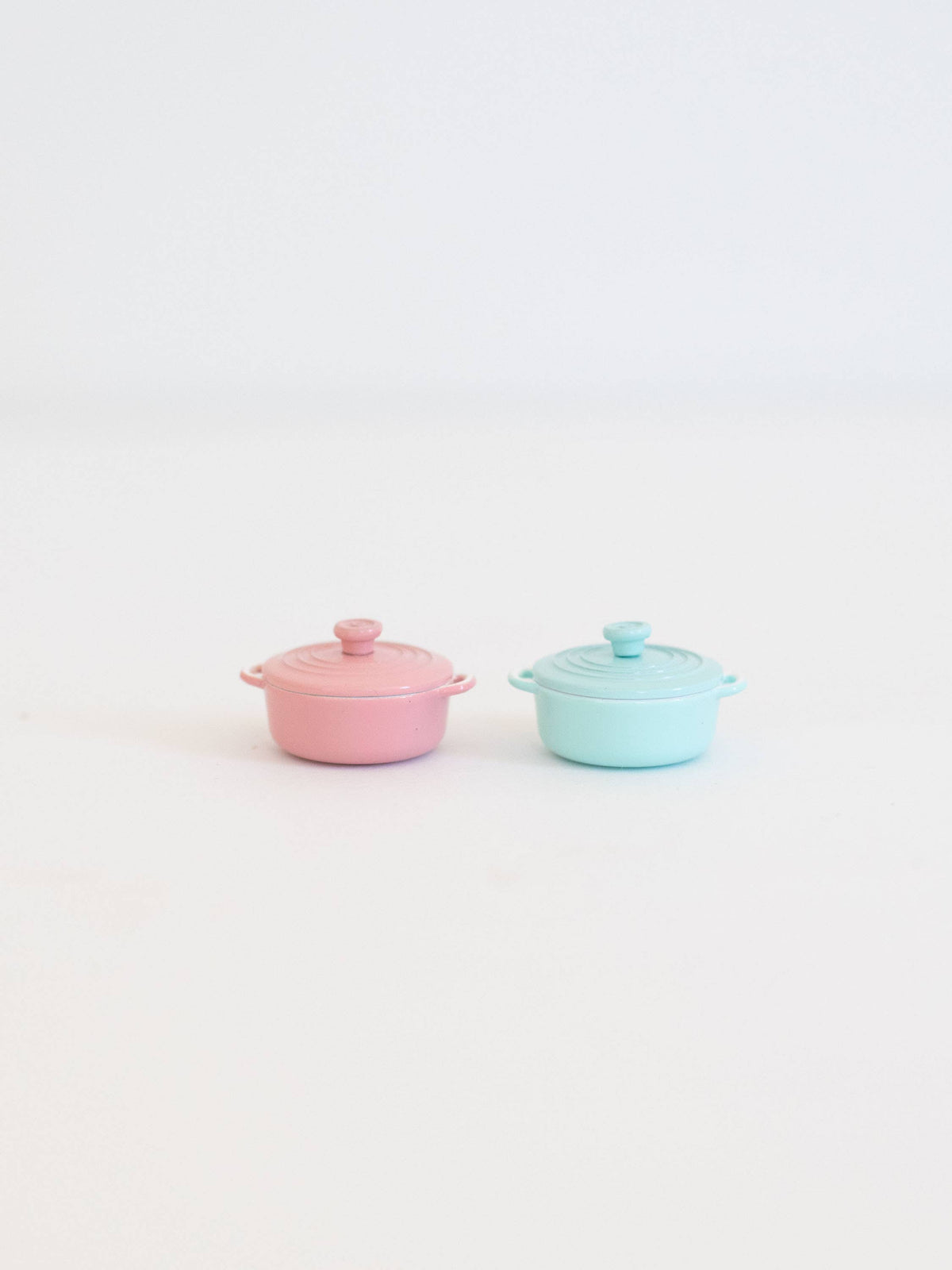 Dollhouse Kitchen Round Cooking Pot Dutch Oven | Pink Blue