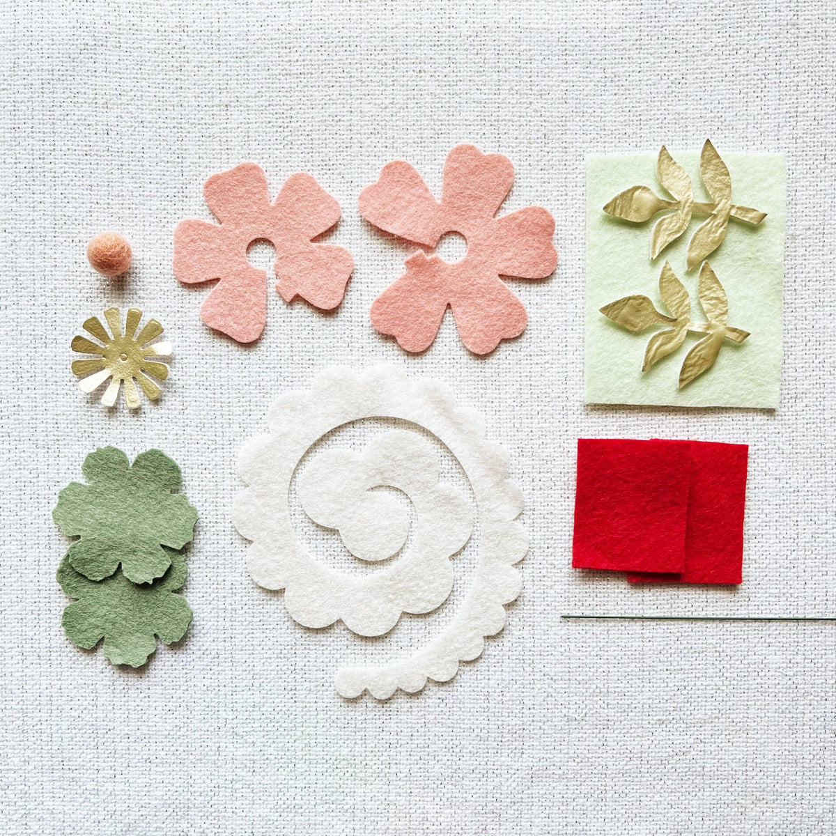 Mini Felt Flower Craft Kit | Holly Jolly Holiday Collection