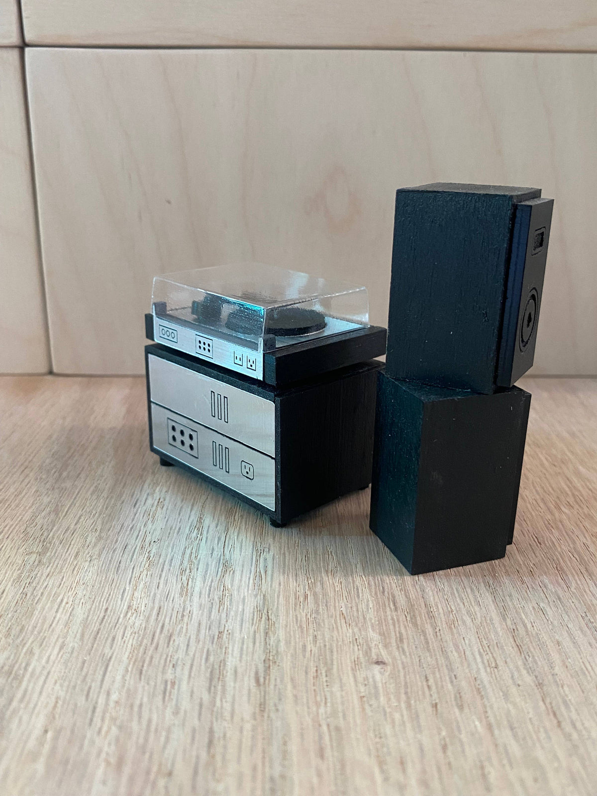 Miniature Stereo Stack Set 1:12 Scale