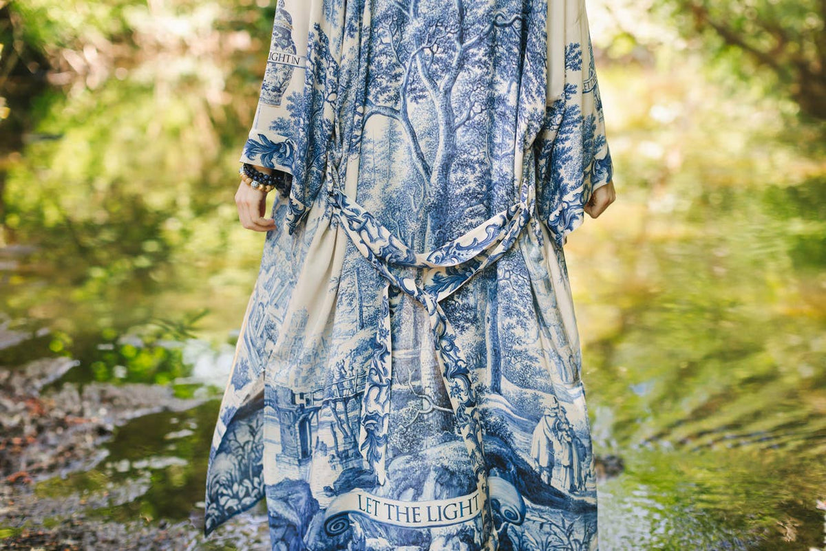 Let The Light In Opera Duster Kimono Robe Blue Delft Toile