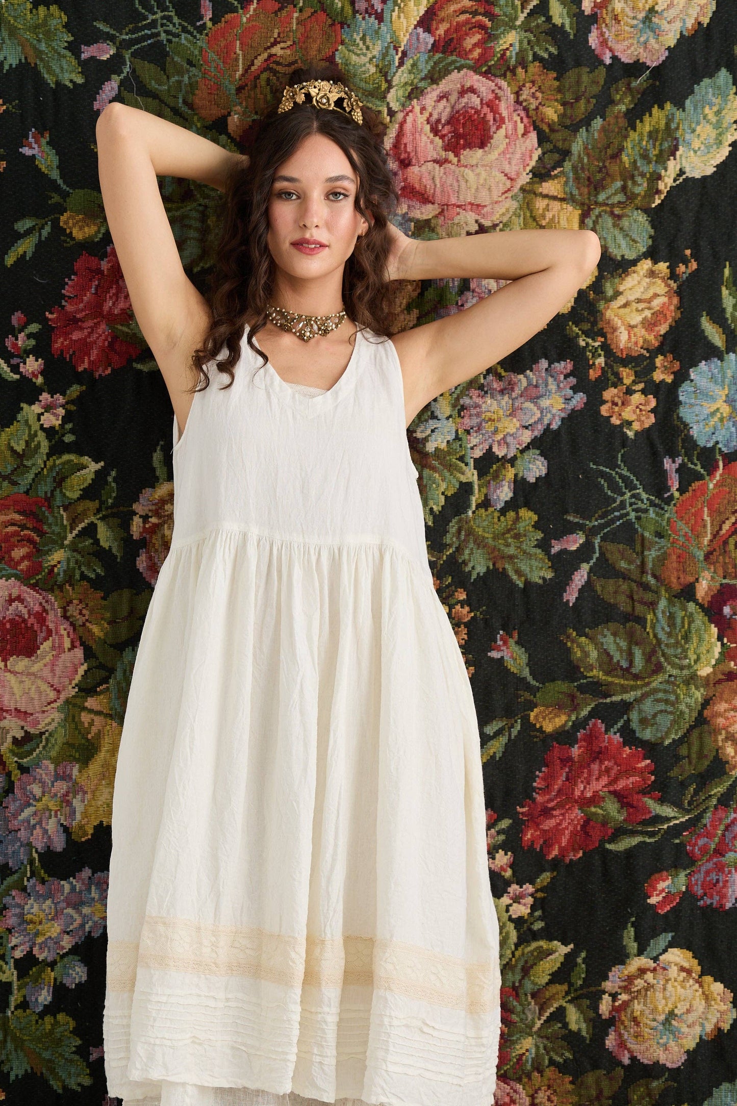 Cassandra Linen and Lace dress. Cream Puff