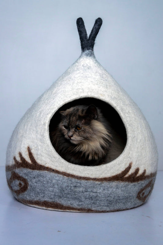 Felt Snowball l Cat Cave  CC19