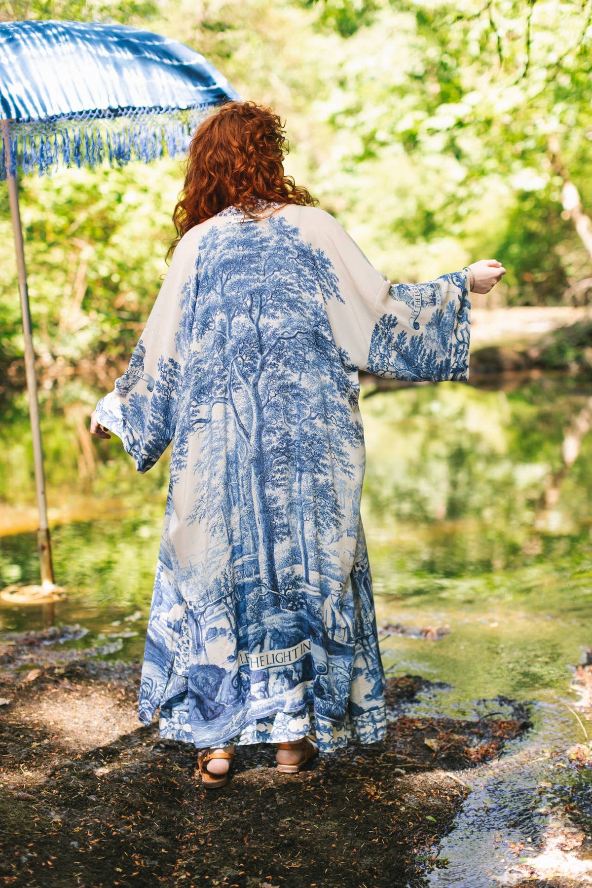Let The Light In Opera Duster Kimono Robe Blue Delft Toile