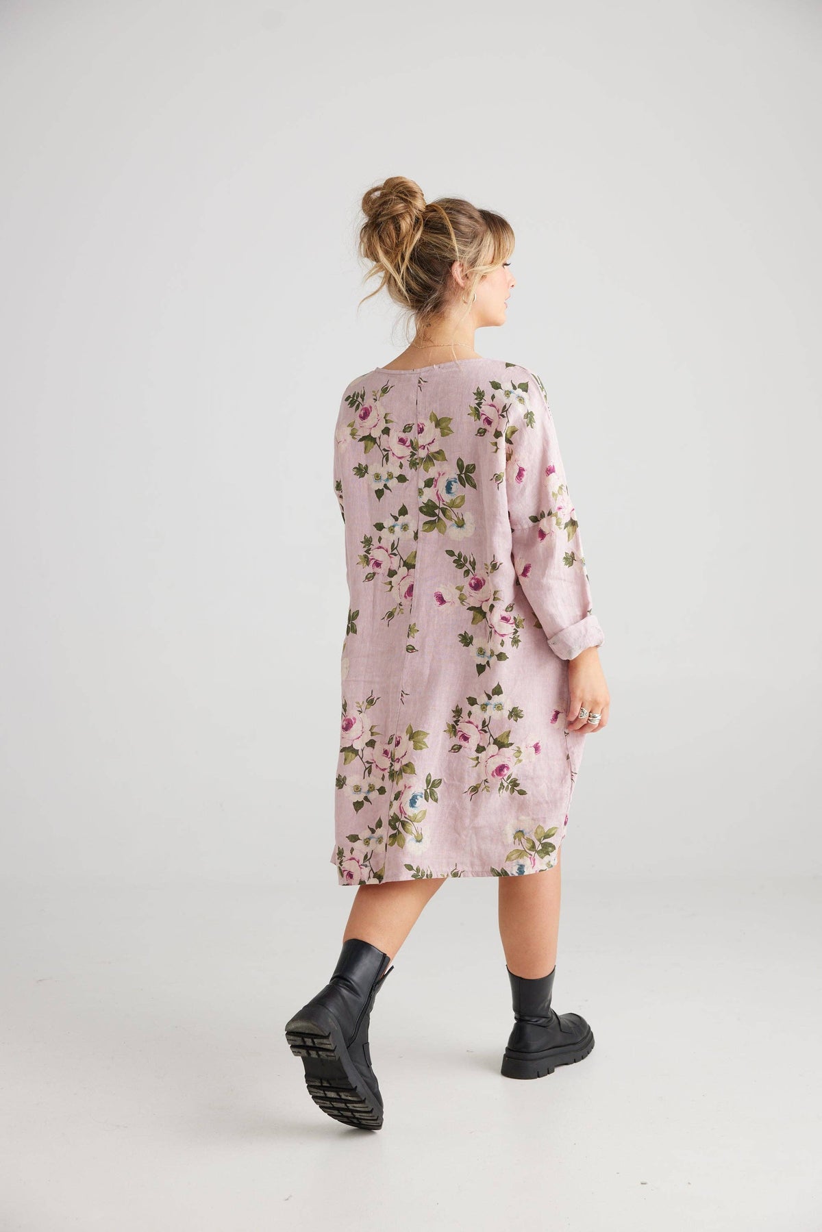 Amelia floral linen dress. Lilac Pink.