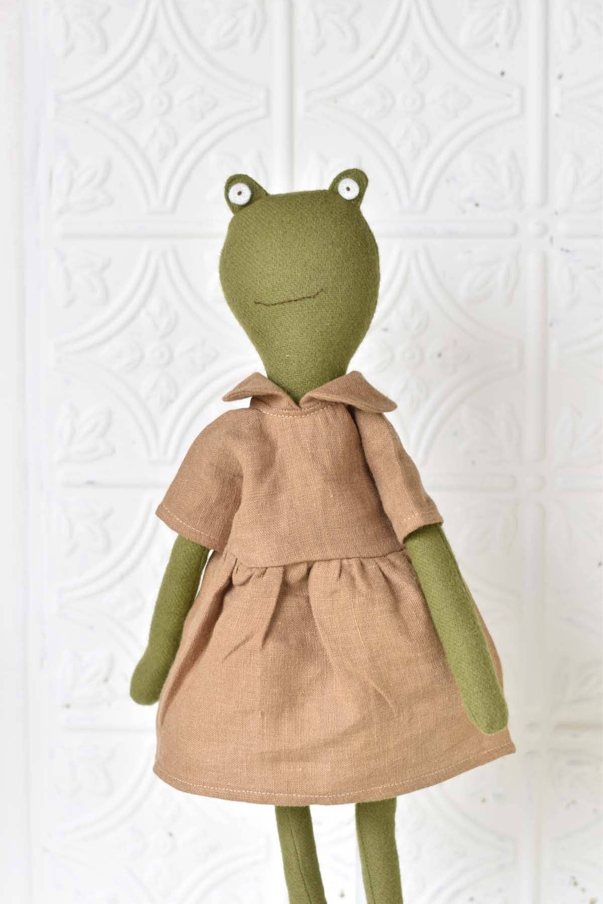Fern the Frog doll - Almond Linen Gathered Dress