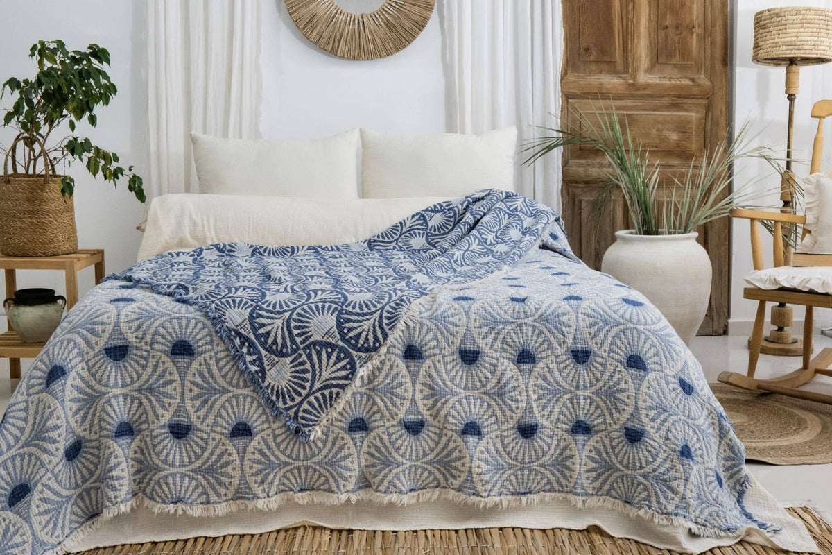 Ginkgo Muslin Bed Blanket/Queen-King/ Blue