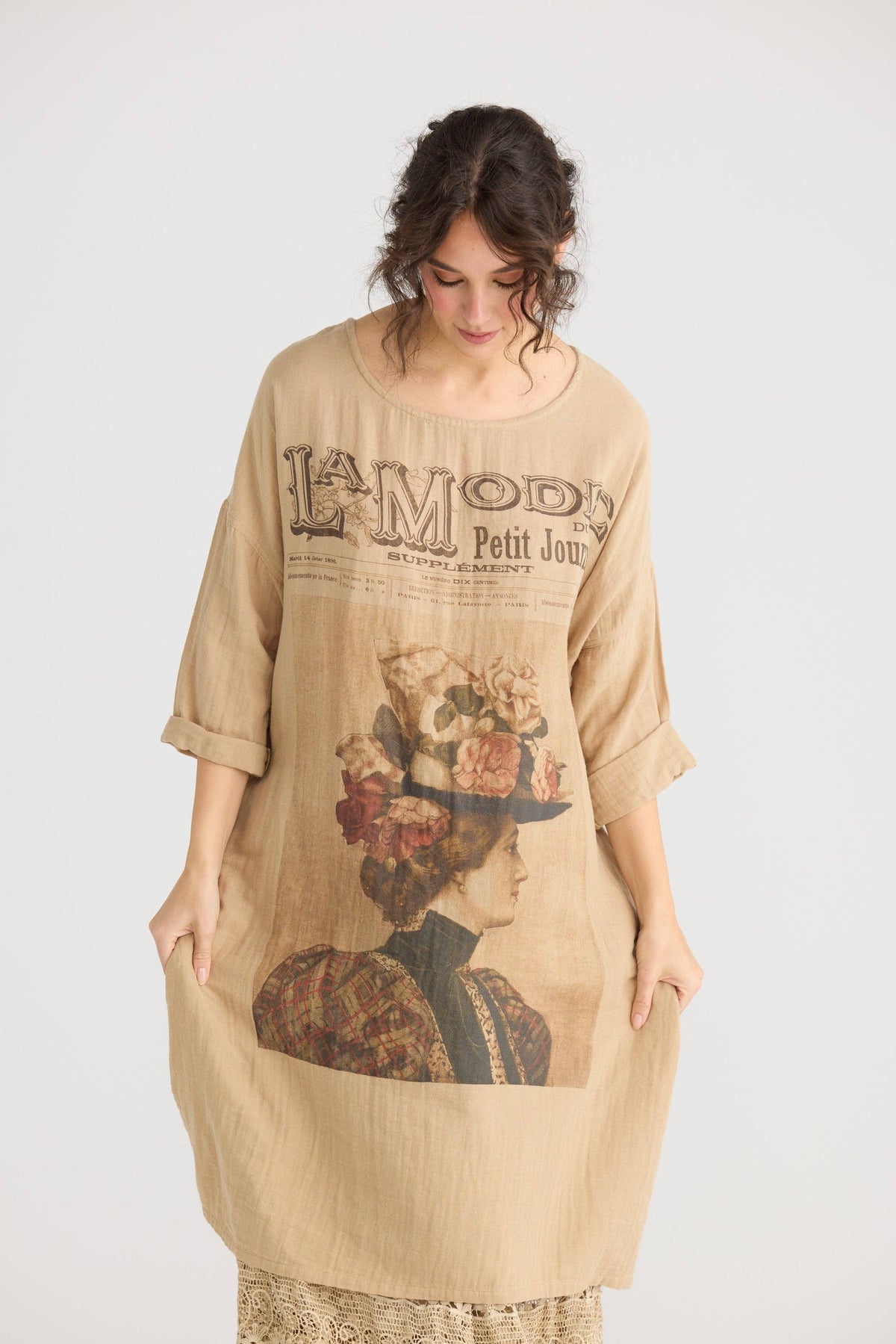 Miss Darjeeling Long cotton dress. Moody Taupe.