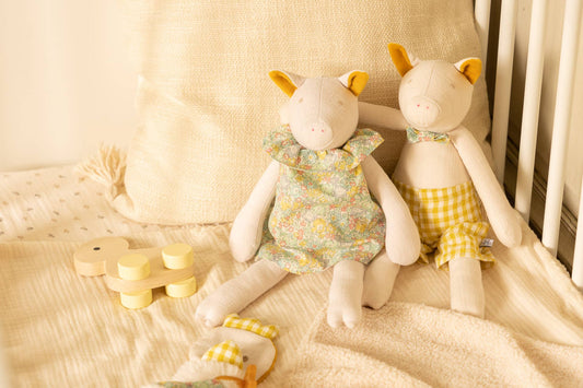 Anemone & Leon; PIGS  