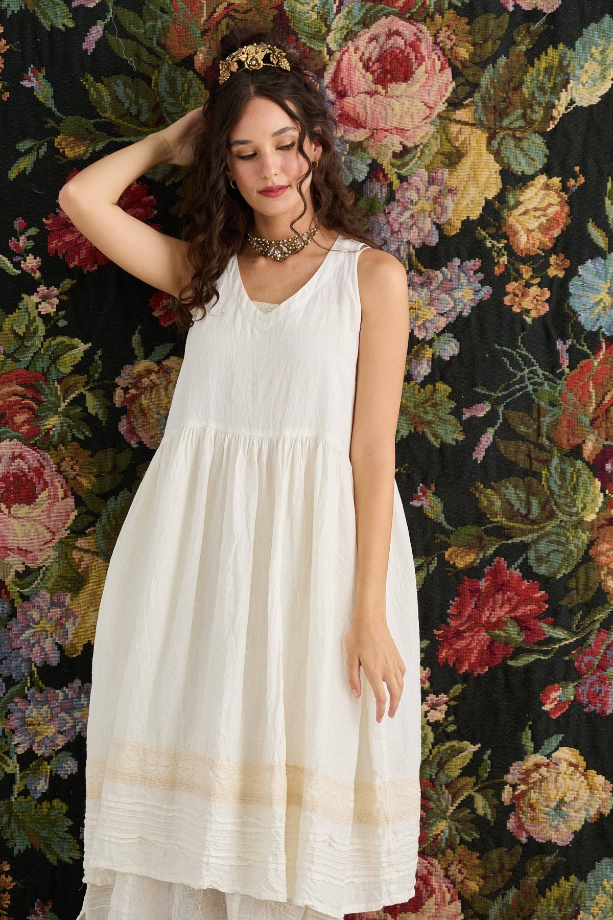 Cassandra Linen and Lace dress. Cream Puff