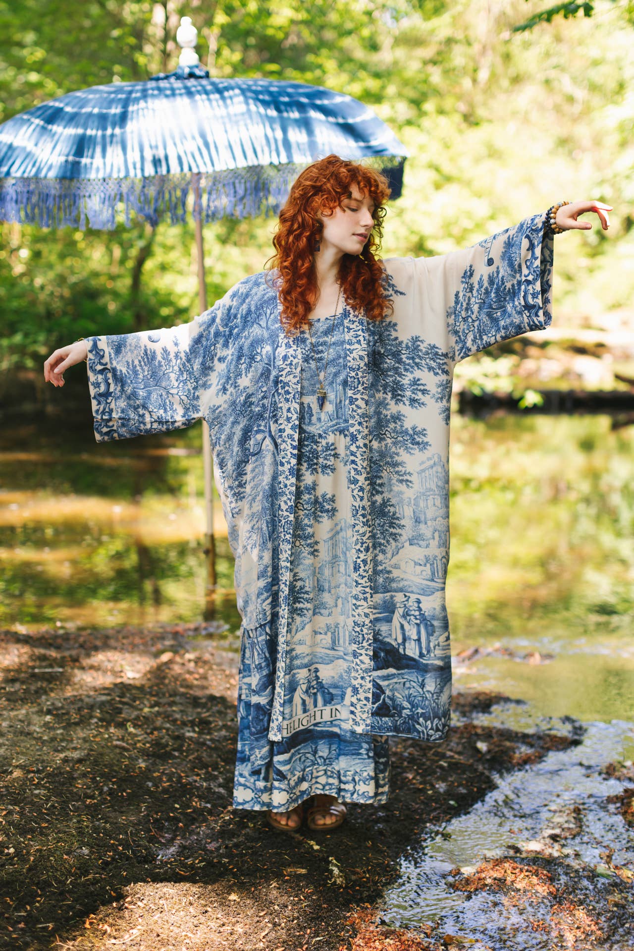 Let The Light In Opera Duster Kimono Robe Blue Delft Toile