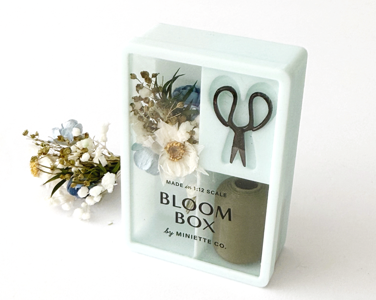 Bloom Box – Spring Blue Floral Miniature Gift Box